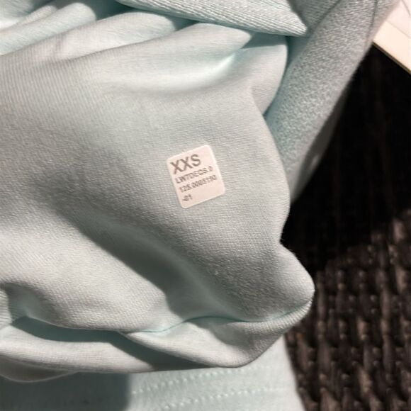 Lululemon Scuba Mid-Rise Oversized Short 7" *Graphic - Picture 6 of 9